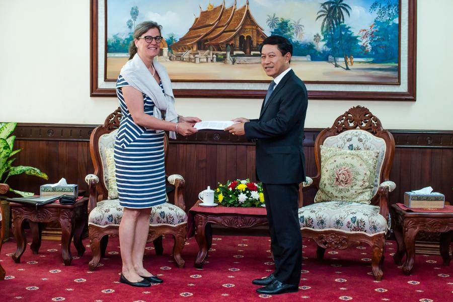 New UN Resident Coordinator in Lao PDR presents the credentials to Minister of Foreign Affairs.